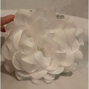 Jeweled Badgley Mischka White Peony Flower Bag